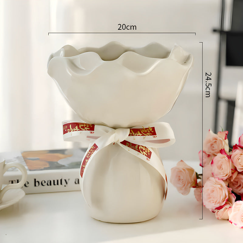 Minimalist Ceramic Vase – Handcrafted Sculptural Home Decor Centerpiece