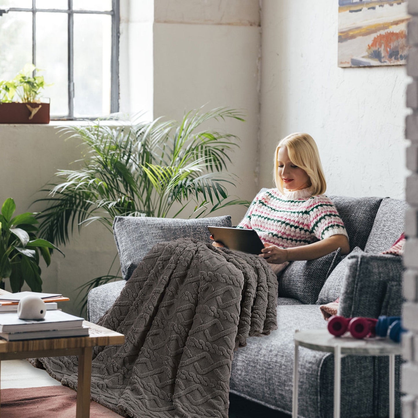 Soft Flannel Fleece Throw Blanket – Warm Lightweight Cozy Bed & Sofa Blanket 70x100cm