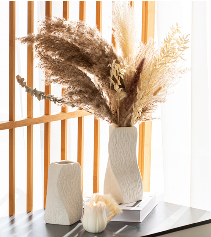 Abstract Twisted Ceramic Vase – Minimalist Sculptural Flower Vase for Home Decor 20cm