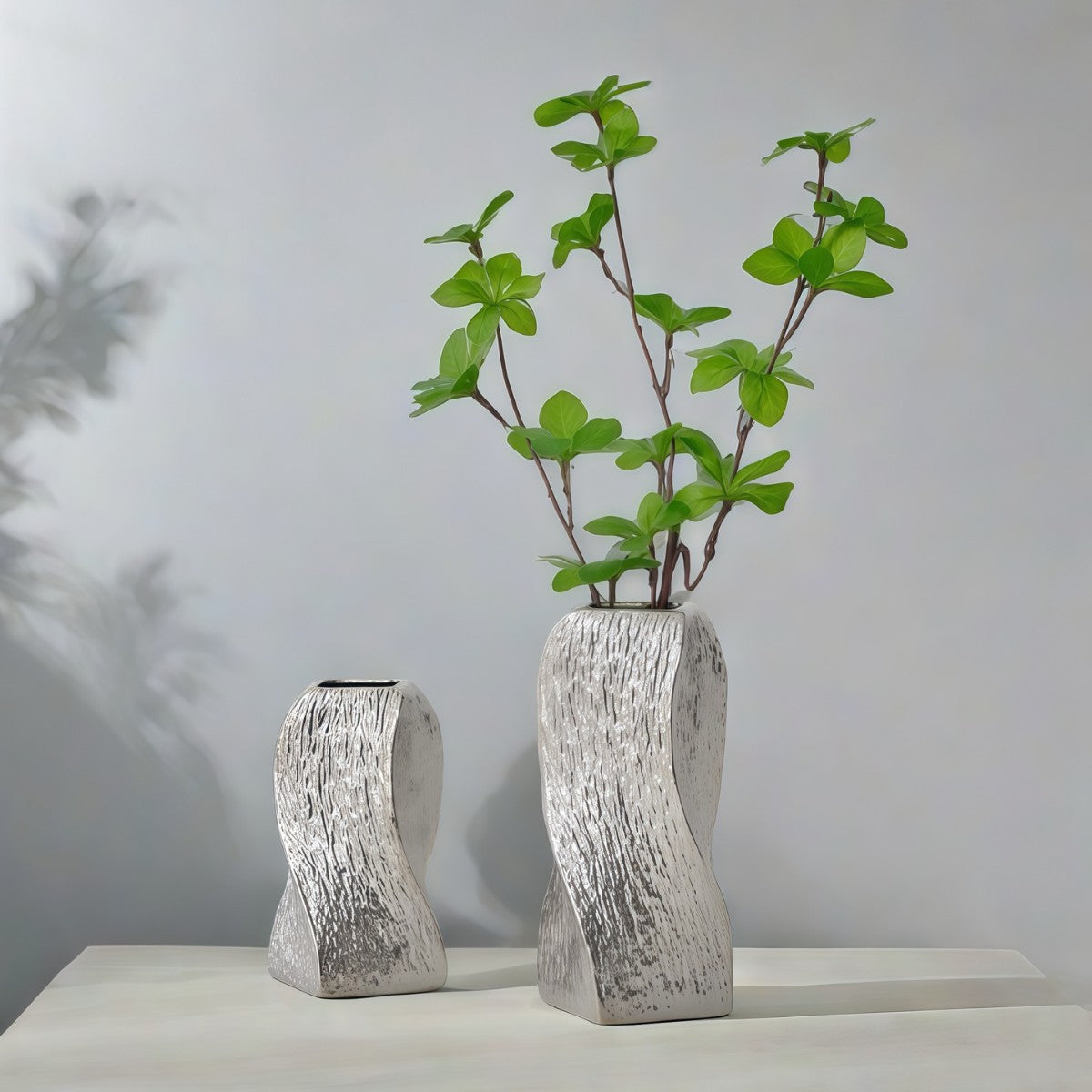 Abstract Twisted Ceramic Vase – Minimalist Sculptural Flower Vase for Home Decor 20cm