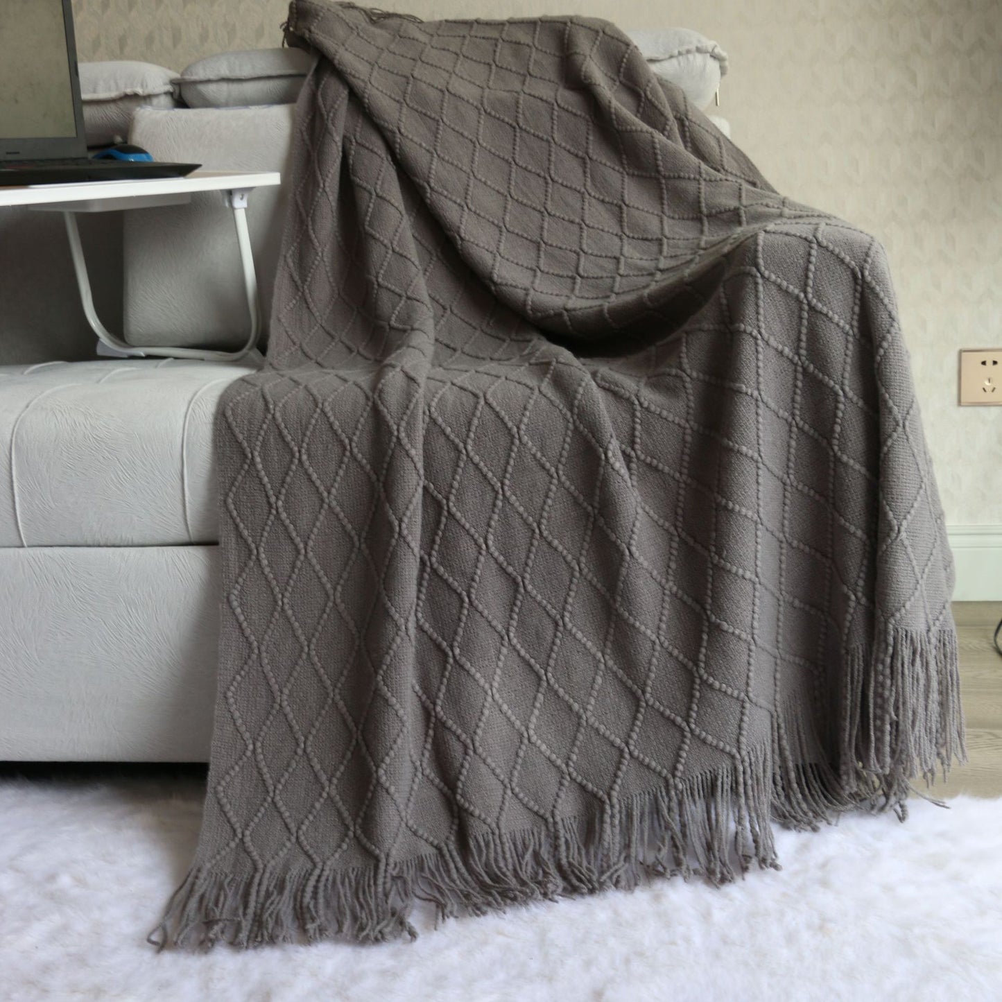 Nordic Knitted Throw Blanket with Tassels – Soft Diamond Pattern Sofa & Bed Throw 130x230cm
